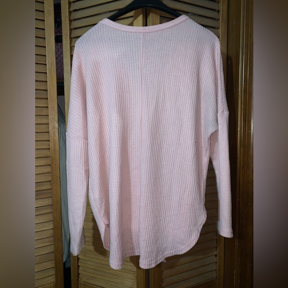 Thermal button down tie top. - Picture 3 of 3